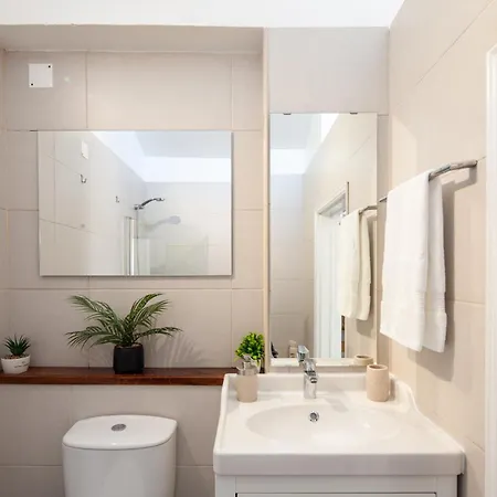 Silvercoast - Swimming Pool & Jacuzzi