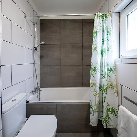 Silvercoast - Swimming Pool & Jacuzzi