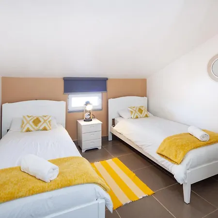 Silvercoast - Swimming Pool & Jacuzzi