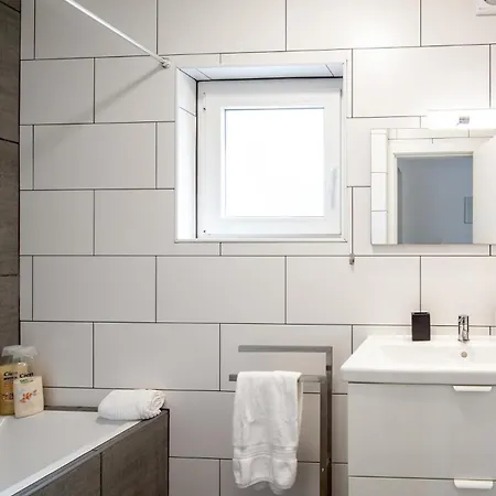 Silvercoast - Swimming Pool & Jacuzzi