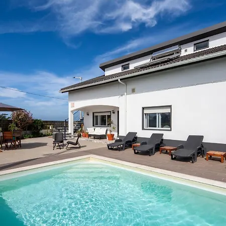 Silvercoast - Swimming Pool & Jacuzzi Apartment